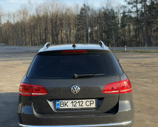 Серый Фольксваген Пассат, объемом двигателя 2 л и пробегом 363 тыс. км за 11000 $, фото 5 на Automoto.ua