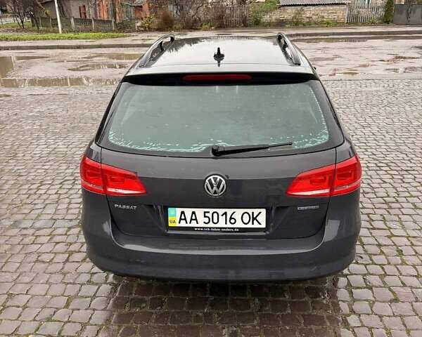 Серый Фольксваген Пассат, объемом двигателя 1.6 л и пробегом 493 тыс. км за 7999 $, фото 5 на Automoto.ua