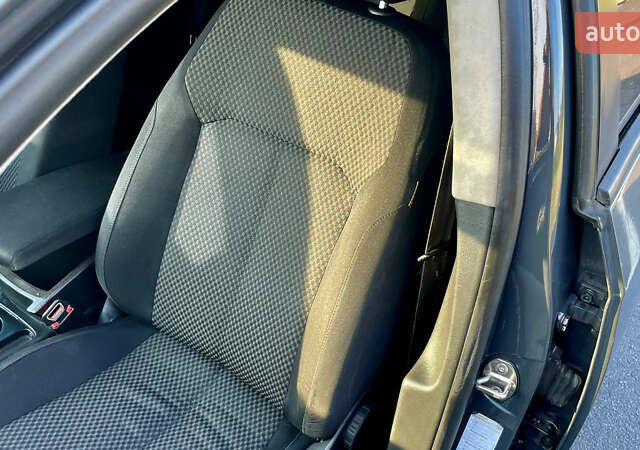 Серый Фольксваген Пассат, объемом двигателя 1.6 л и пробегом 370 тыс. км за 8500 $, фото 15 на Automoto.ua