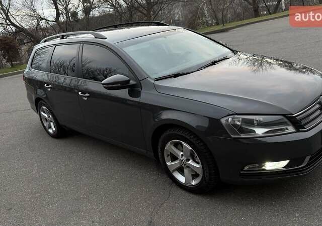 Сірий Фольксваген Пассат, об'ємом двигуна 1.6 л та пробігом 260 тис. км за 9250 $, фото 3 на Automoto.ua