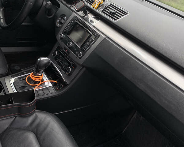 Сірий Фольксваген Пассат, об'ємом двигуна 2 л та пробігом 340 тис. км за 10900 $, фото 44 на Automoto.ua