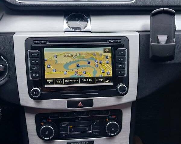 Серый Фольксваген Пассат, объемом двигателя 2 л и пробегом 211 тыс. км за 12000 $, фото 5 на Automoto.ua