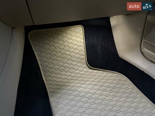 Серый Фольксваген Пассат, объемом двигателя 2 л и пробегом 255 тыс. км за 11000 $, фото 36 на Automoto.ua