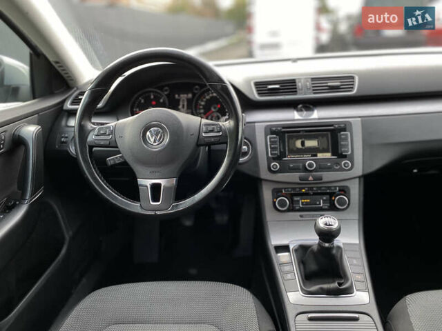 Серый Фольксваген Пассат, объемом двигателя 1.6 л и пробегом 285 тыс. км за 8200 $, фото 29 на Automoto.ua