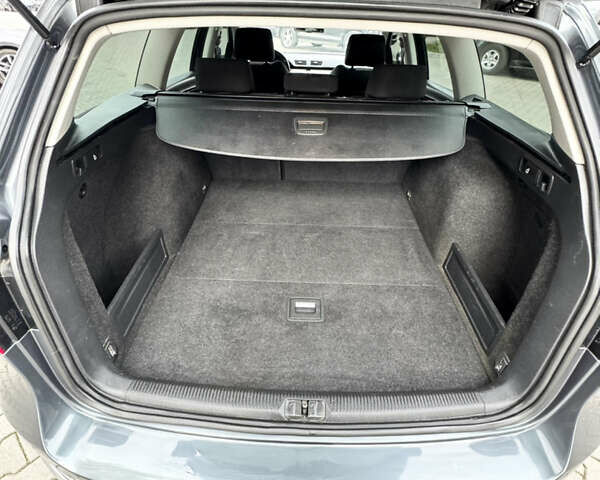 Серый Фольксваген Пассат, объемом двигателя 1.97 л и пробегом 303 тыс. км за 9599 $, фото 39 на Automoto.ua