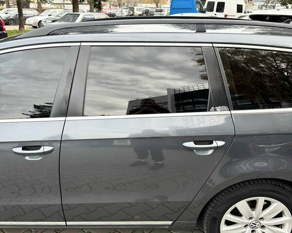 Серый Фольксваген Пассат, объемом двигателя 1.97 л и пробегом 303 тыс. км за 9599 $, фото 13 на Automoto.ua