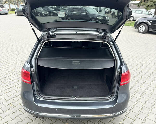 Серый Фольксваген Пассат, объемом двигателя 1.97 л и пробегом 303 тыс. км за 9599 $, фото 37 на Automoto.ua