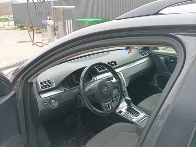 Серый Фольксваген Пассат, объемом двигателя 2 л и пробегом 290 тыс. км за 9900 $, фото 6 на Automoto.ua