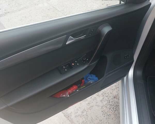 Серый Фольксваген Пассат, объемом двигателя 1.6 л и пробегом 170 тыс. км за 9800 $, фото 11 на Automoto.ua