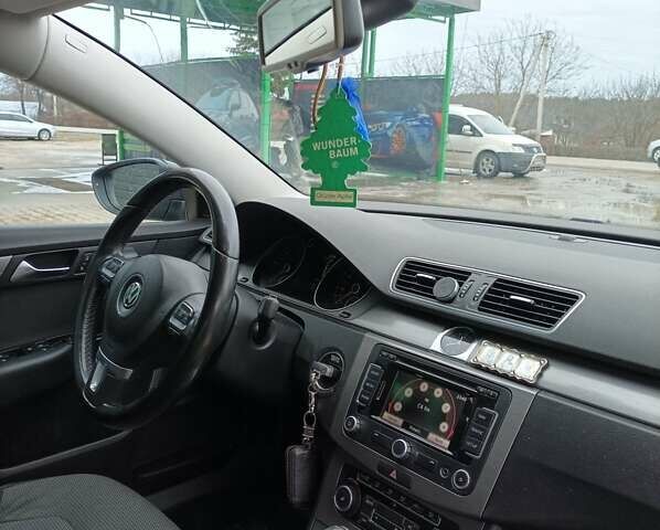 Серый Фольксваген Пассат, объемом двигателя 2 л и пробегом 290 тыс. км за 9900 $, фото 6 на Automoto.ua