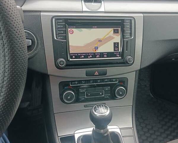 Серый Фольксваген Пассат, объемом двигателя 1.97 л и пробегом 250 тыс. км за 9200 $, фото 34 на Automoto.ua