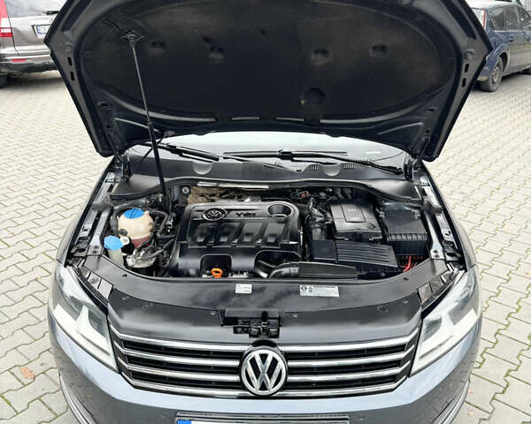 Серый Фольксваген Пассат, объемом двигателя 1.97 л и пробегом 303 тыс. км за 9599 $, фото 34 на Automoto.ua