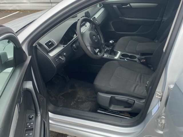 Серый Фольксваген Пассат, объемом двигателя 2 л и пробегом 289 тыс. км за 8200 $, фото 4 на Automoto.ua