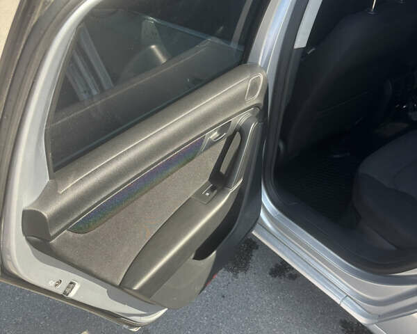 Серый Фольксваген Пассат, объемом двигателя 1.97 л и пробегом 228 тыс. км за 9500 $, фото 4 на Automoto.ua