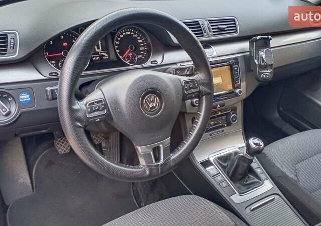 Серый Фольксваген Пассат, объемом двигателя 2 л и пробегом 250 тыс. км за 9800 $, фото 14 на Automoto.ua