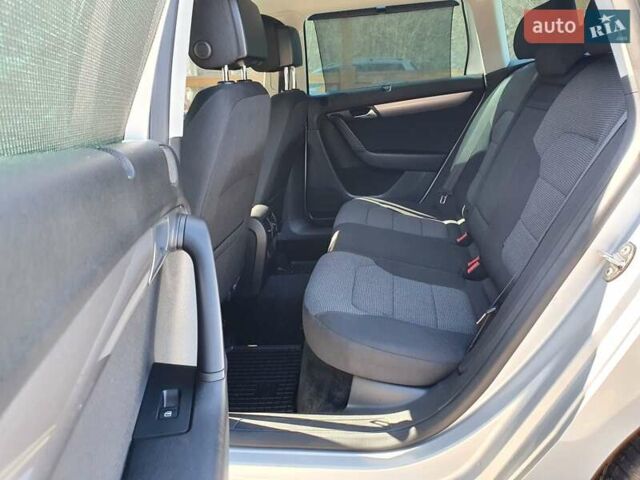 Серый Фольксваген Пассат, объемом двигателя 2 л и пробегом 243 тыс. км за 12800 $, фото 21 на Automoto.ua