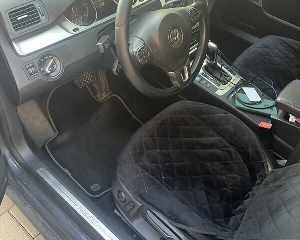 Серый Фольксваген Пассат, объемом двигателя 1.97 л и пробегом 331 тыс. км за 8200 $, фото 5 на Automoto.ua