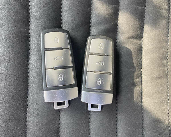 Сірий Фольксваген Пассат, об'ємом двигуна 1.98 л та пробігом 301 тис. км за 7900 $, фото 19 на Automoto.ua