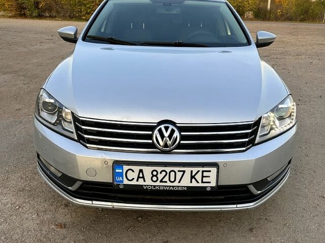 Серый Фольксваген Пассат, объемом двигателя 1.6 л и пробегом 276 тыс. км за 7000 $, фото 1 на Automoto.ua