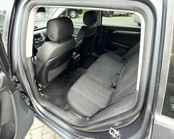 Серый Фольксваген Пассат, объемом двигателя 1.97 л и пробегом 303 тыс. км за 9599 $, фото 20 на Automoto.ua