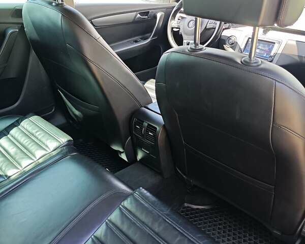 Серый Фольксваген Пассат, объемом двигателя 2 л и пробегом 313 тыс. км за 11000 $, фото 2 на Automoto.ua