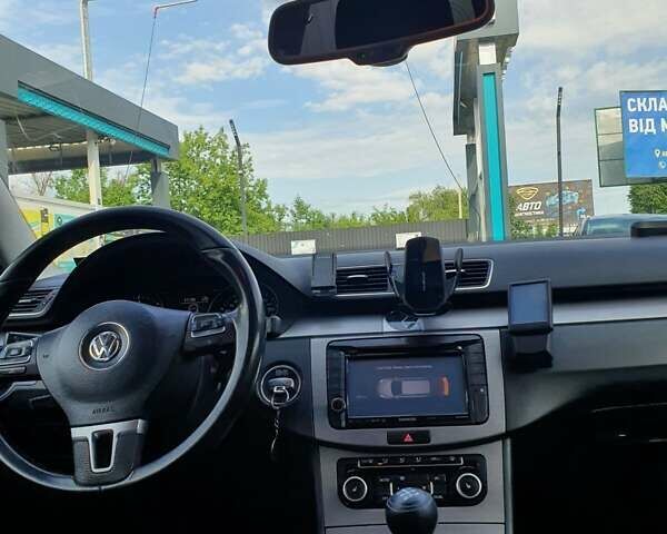 Серый Фольксваген Пассат, объемом двигателя 1.6 л и пробегом 319 тыс. км за 8500 $, фото 19 на Automoto.ua