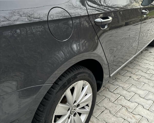 Серый Фольксваген Пассат, объемом двигателя 1.97 л и пробегом 337 тыс. км за 9900 $, фото 8 на Automoto.ua