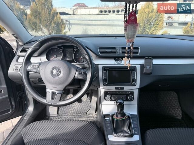Сірий Фольксваген Пассат, об'ємом двигуна 1.6 л та пробігом 245 тис. км за 9400 $, фото 19 на Automoto.ua
