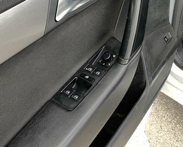 Сірий Фольксваген Пассат, об'ємом двигуна 2 л та пробігом 340 тис. км за 10900 $, фото 16 на Automoto.ua