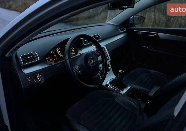 Серый Фольксваген Пассат, объемом двигателя 1.97 л и пробегом 260 тыс. км за 10500 $, фото 3 на Automoto.ua