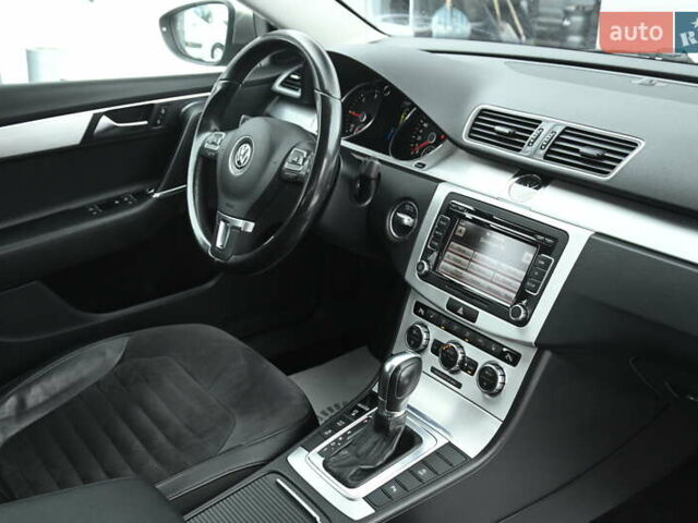 Серый Фольксваген Пассат, объемом двигателя 1.97 л и пробегом 223 тыс. км за 10500 $, фото 43 на Automoto.ua