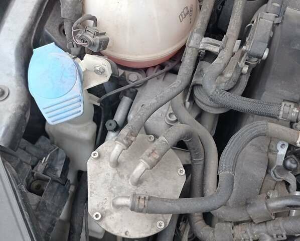 Серый Фольксваген Пассат, объемом двигателя 2 л и пробегом 226 тыс. км за 10000 $, фото 9 на Automoto.ua