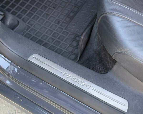 Серый Фольксваген Пассат, объемом двигателя 2 л и пробегом 363 тыс. км за 11000 $, фото 14 на Automoto.ua