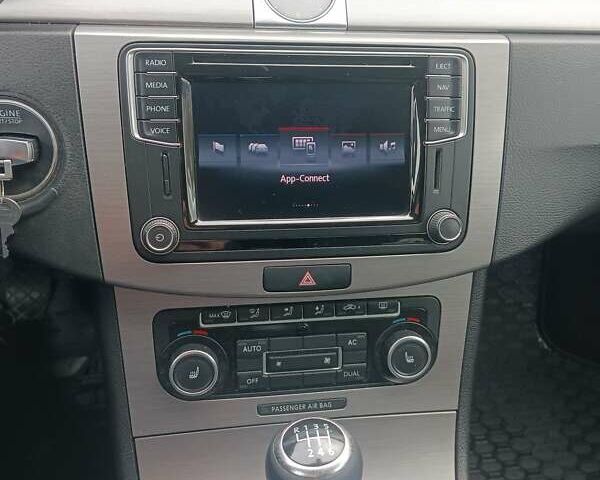 Серый Фольксваген Пассат, объемом двигателя 1.97 л и пробегом 250 тыс. км за 9200 $, фото 29 на Automoto.ua