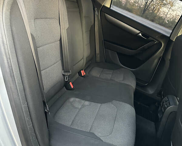 Серый Фольксваген Пассат, объемом двигателя 1.6 л и пробегом 276 тыс. км за 7000 $, фото 18 на Automoto.ua