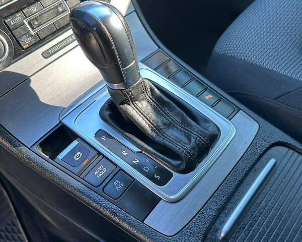 Сірий Фольксваген Пассат, об'ємом двигуна 1.97 л та пробігом 290 тис. км за 10999 $, фото 21 на Automoto.ua