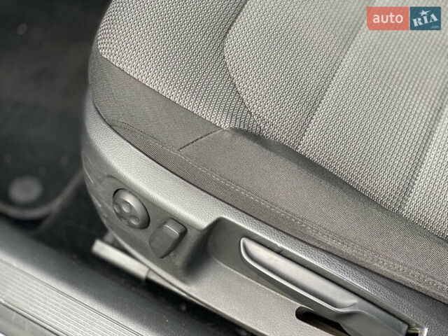 Серый Фольксваген Пассат, объемом двигателя 1.6 л и пробегом 285 тыс. км за 8200 $, фото 66 на Automoto.ua