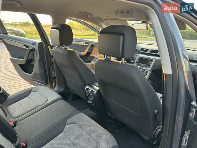 Сірий Фольксваген Пассат, об'ємом двигуна 1.6 л та пробігом 279 тис. км за 8900 $, фото 12 на Automoto.ua