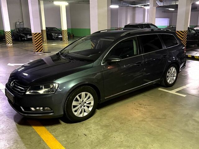 Серый Фольксваген Пассат, объемом двигателя 1.6 л и пробегом 360 тыс. км за 8000 $, фото 4 на Automoto.ua