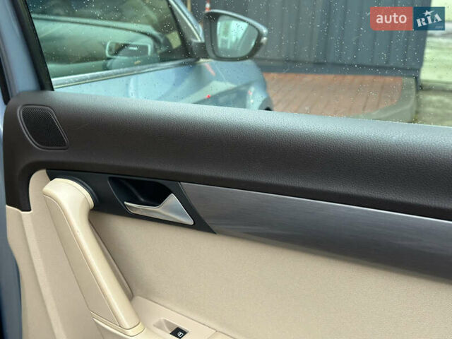 Серый Фольксваген Пассат, объемом двигателя 1.97 л и пробегом 271 тыс. км за 10550 $, фото 64 на Automoto.ua