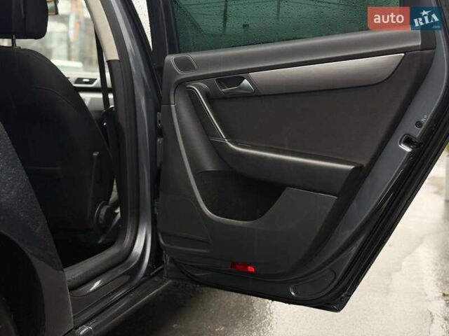 Сірий Фольксваген Пассат, об'ємом двигуна 1.6 л та пробігом 342 тис. км за 8500 $, фото 24 на Automoto.ua