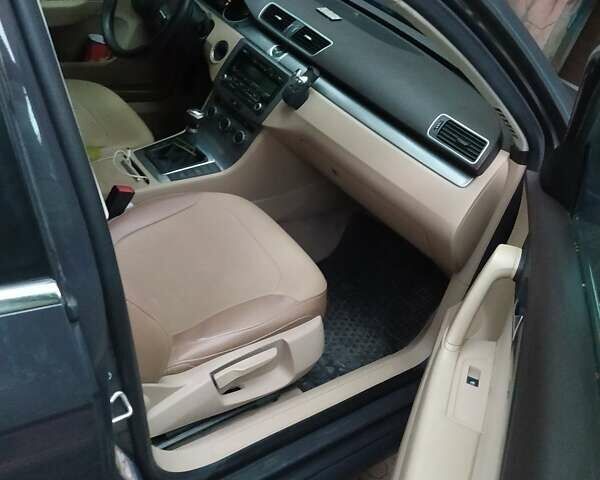 Серый Фольксваген Пассат, объемом двигателя 2 л и пробегом 283 тыс. км за 9500 $, фото 10 на Automoto.ua