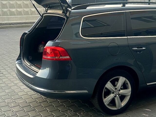 Серый Фольксваген Пассат, объемом двигателя 2 л и пробегом 246 тыс. км за 12000 $, фото 1 на Automoto.ua