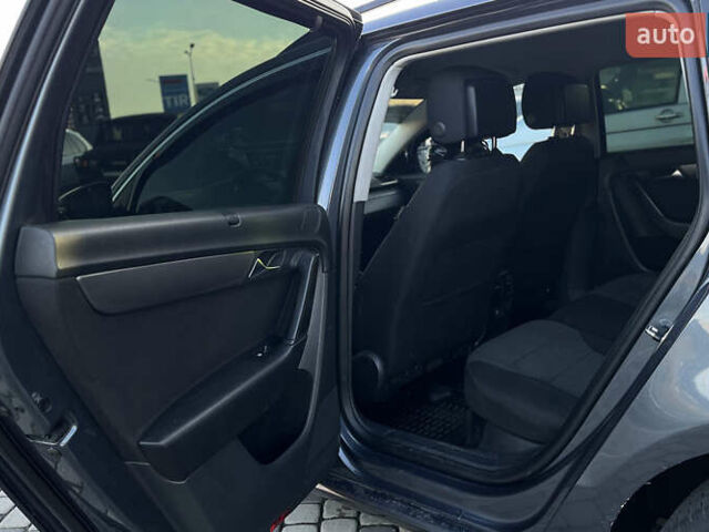 Сірий Фольксваген Пассат, об'ємом двигуна 1.6 л та пробігом 212 тис. км за 8700 $, фото 15 на Automoto.ua