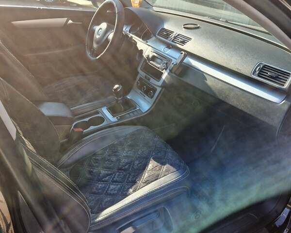 Сірий Фольксваген Пассат, об'ємом двигуна 1.6 л та пробігом 298 тис. км за 8300 $, фото 9 на Automoto.ua