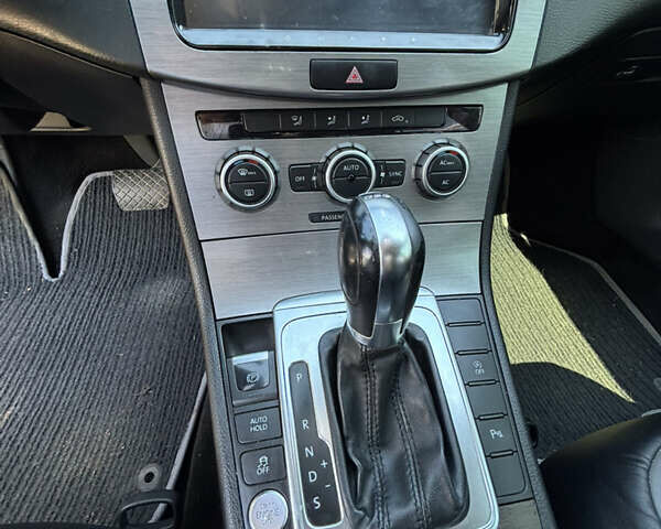 Серый Фольксваген Пассат, объемом двигателя 2 л и пробегом 270 тыс. км за 12500 $, фото 10 на Automoto.ua