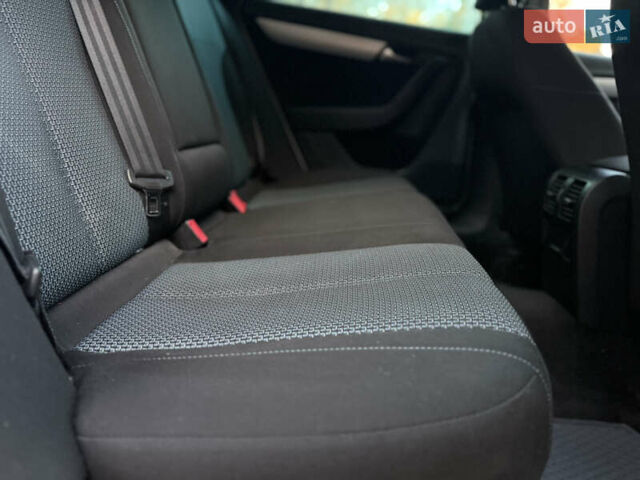 Сірий Фольксваген Пассат, об'ємом двигуна 1.6 л та пробігом 258 тис. км за 9800 $, фото 68 на Automoto.ua