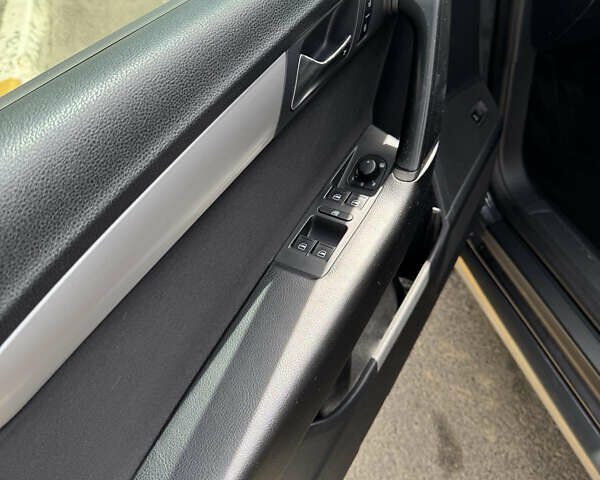 Серый Фольксваген Пассат, объемом двигателя 2 л и пробегом 278 тыс. км за 10300 $, фото 6 на Automoto.ua