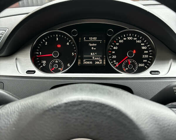 Серый Фольксваген Пассат, объемом двигателя 1.6 л и пробегом 250 тыс. км за 9200 $, фото 13 на Automoto.ua