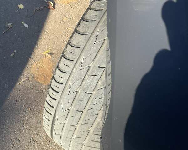 Фольксваген Пассат 2012 в Львове на Automoto.ua Серый Фольксваген Пассат, объемом двигателя 2 л и пробегом 327 тыс. км за 9800 $, фото 12 на Automoto.ua